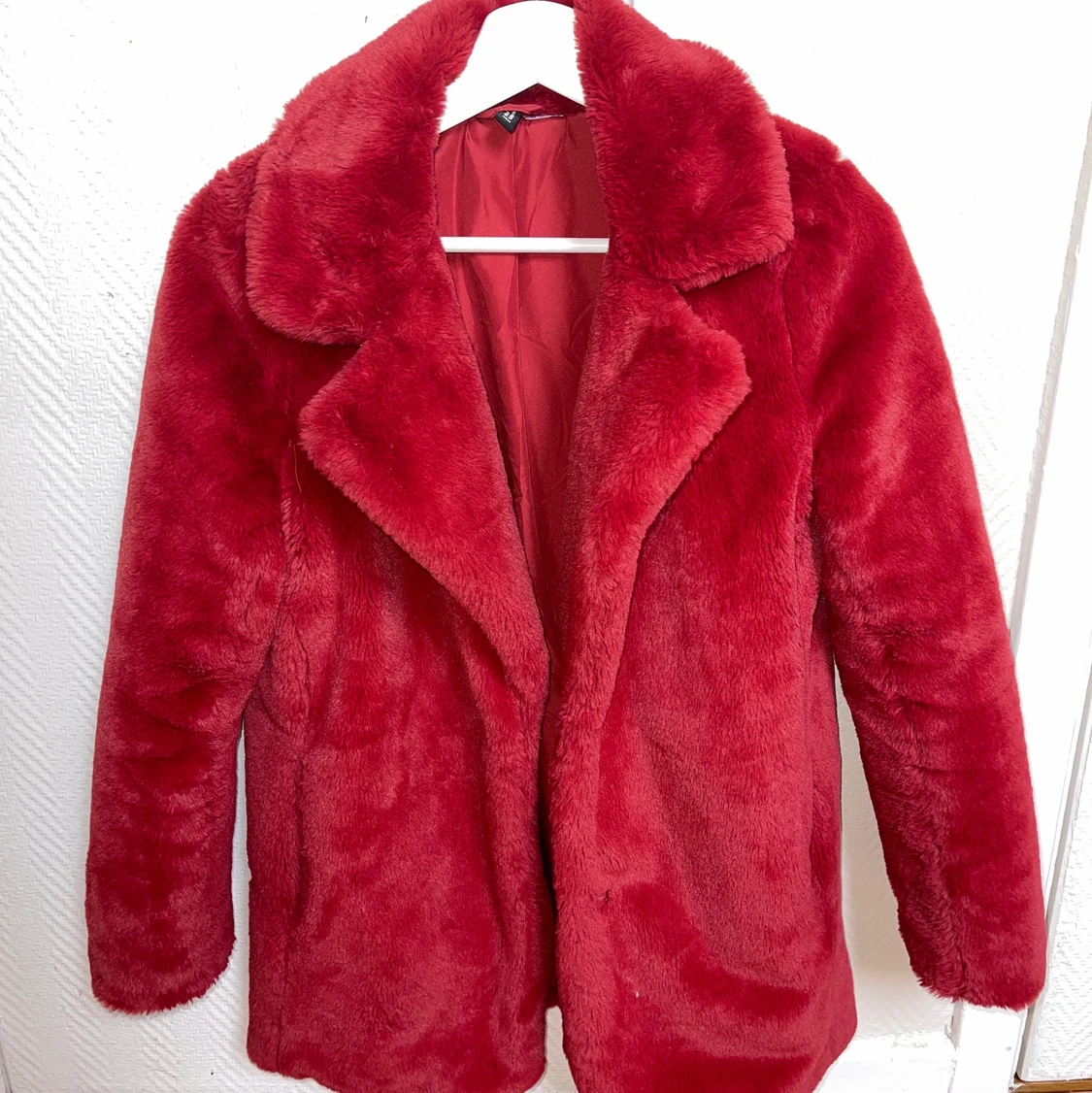 röd pälsjacka - 90
