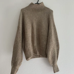 Stickad tröja från H&M - Stickad tröja! Storlek xs men passar nog S-M bäst. 