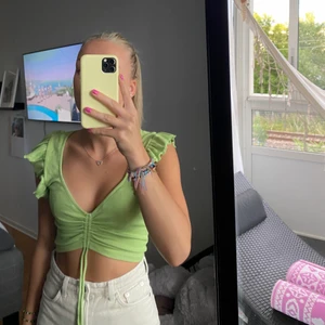 grön topp - Supersöt topp från zara! Aldrig använd endast testad💕💕