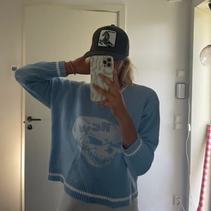 Tröja - Perfekt stickad tröja nu till skolan i höst! Bara använd på bilderna 💕 Frakt tillkommer