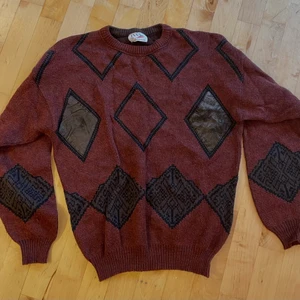 Röd stickad tröja - Passar perfekt till hösten 