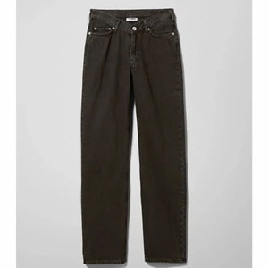 Weekday Twin Jeans - Säljer mina favoritjeans från weekday då de tyvärr inte passar mig. Har endast använt de 2-3 gånger så kvalitén är som ny! 🌺                                                            Originalpris: 600 kr                                                                 Köparen står för frakt