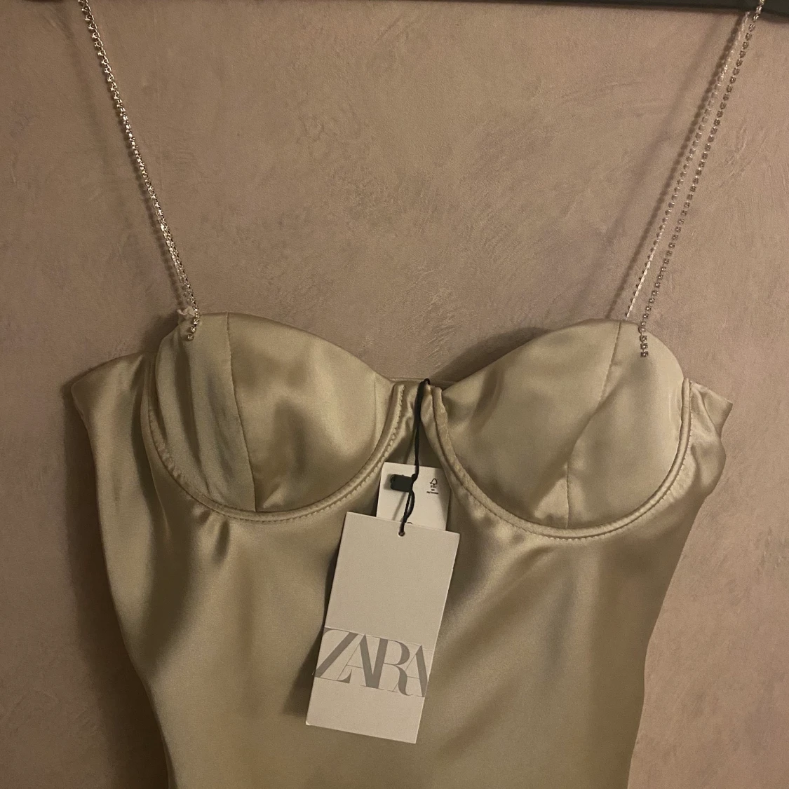 Satin klänning - 90