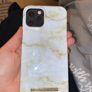 Ideal of Sweden skal - Säljer ett oanvänt mobilskal från Ideal of Sweden då jag beställde fel modell. Pris kan diskuteras vid snabb affär 💖 (IPhone 12 PRO Max)