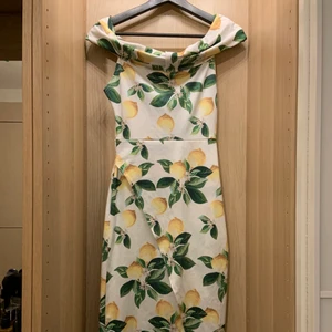 Lemonade klänning  - Sommarklänning storlek S. Helt oanvänd 