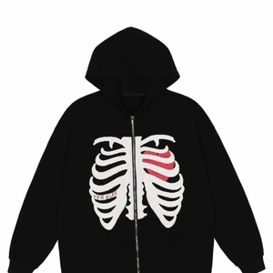 Aelfric Eden Kofta intressekoll - Populär och modern Unisex zip up hoodie från Aelfric Eden! Nypris är cirka 800kr och den är bara testad. Storlek Small. Kan skicka bilder fler bilder om någon är intresserad dessa är bara tagna från deras hemsida. Pris kan diskuteras 