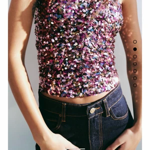 Topp - Säljer denna populära glitter topp från Zara. Aldrig använd. Om det är högt intresse blir det bud