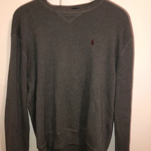 Ralph Lauren tröja - Ralph Lauren stickad bomullströja i strlk S. Knappt använd, hör av er om ni är intressserade 💞