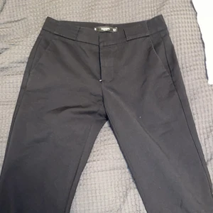 Mango  - Kostym byxor i storlek 34. Fräscha och hela säljer pga för små för mig. 