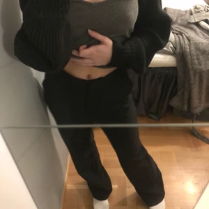 Hanna schönberg X nakd kostymbyxor  - Jätte fina kostymbyxor från hanna schönbergs kollektion som tyvärr inte kommer till användning! Långa på mig som är 1,70 (slutsålda på hemsidan) nypris 500kr