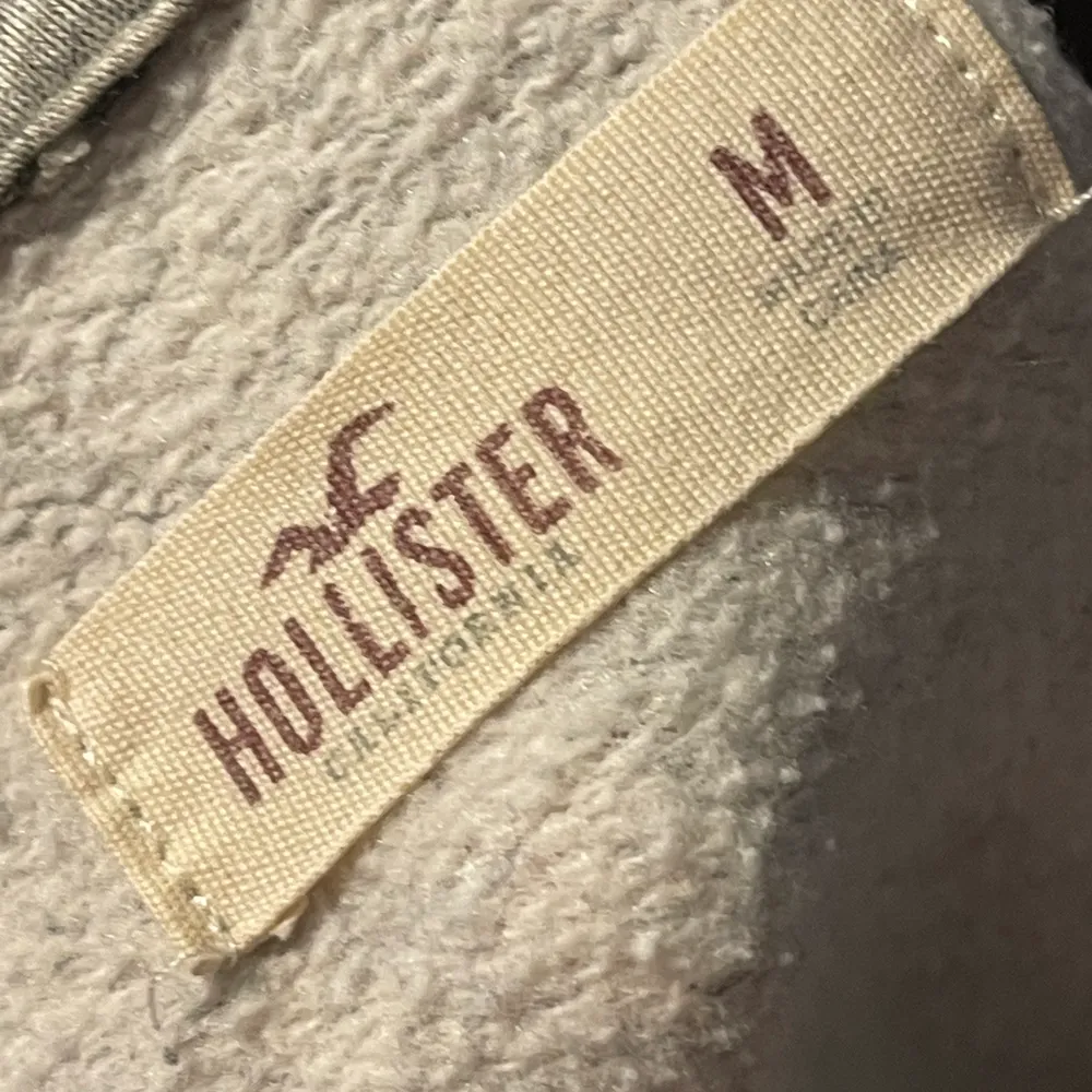 En hoodie som inte blir använd srl m men mer som s. Hoodies.