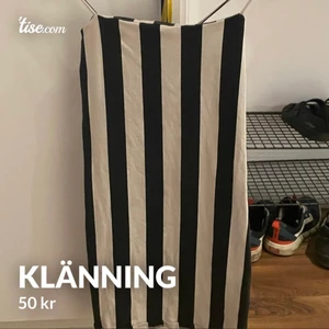 Klänning från Ginatricot  - Använd men i mycket bra skick 