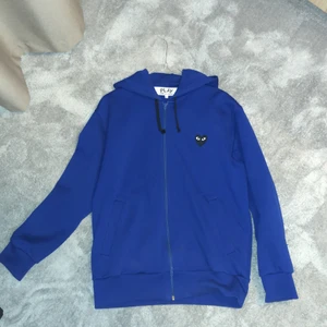 Comme des garcon hoodie M/L - Både tjej och kille / Pris kan diskuteras 