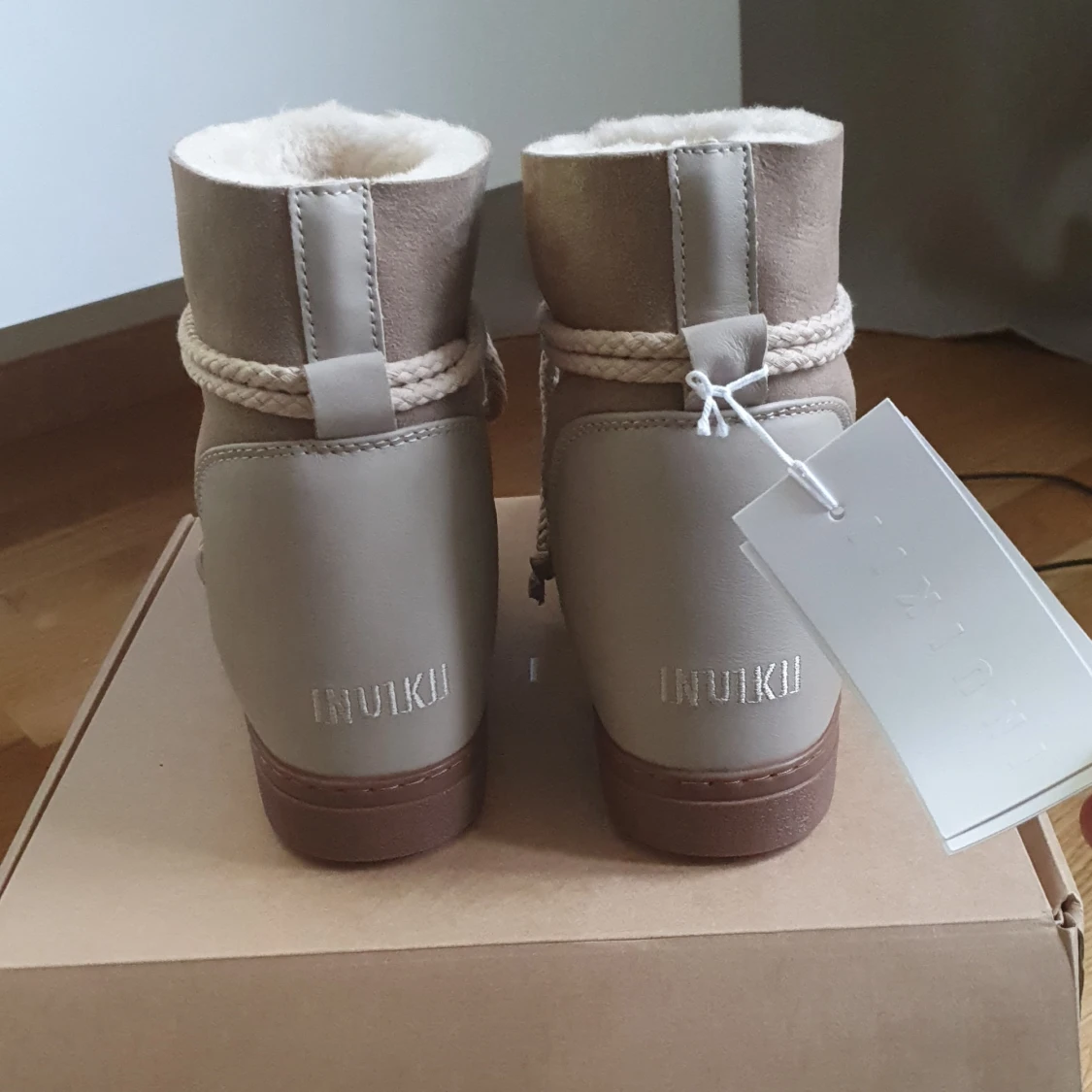 Inuikii vintersko beige - 90