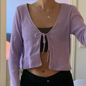 Topp - Tröja från monki 100kr. Storlek s