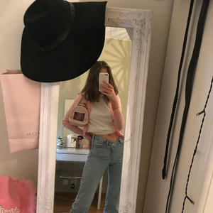 Filippa K Kofta / Cardigan - Intressekoll! <3 Rosa jättefin och skön kofta i ull från Filippa K! Slutsåld, nypris 1300kr. Storlek M men ganska liten i storleken så skulle snarare säga XXS-S