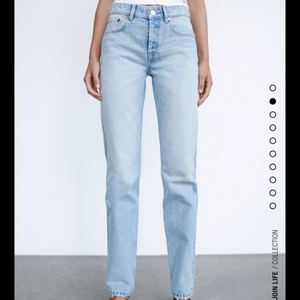 Zara jeans - Jättefina och trendiga jeans från zara som tyvärr är lite för korta för mig. Dessutom är dem slutsålda på zaras hemsida. Köpta för 359kr.💘🙌🏼🙌🏼priset kan diskuteras & frakten ingår ej