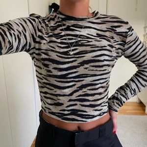 Zebra topp - Zebramönstrad topp nästan oanvänd, 70:- ev frakt, kan mötas upp borås Landvetter Mölnlycke