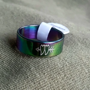 Rainbow Chrome ring - Rainbow Chrome ringa av rostfritt stål. Färgar inte av sig. Inre diameter på 16mm