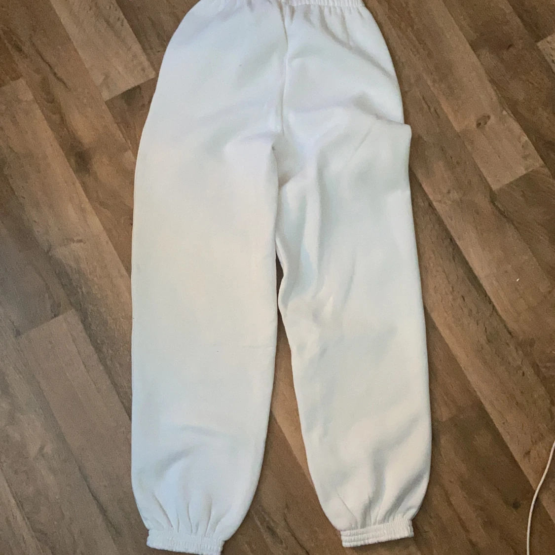 Vita mjukisbyxor