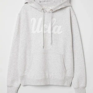 Fin H&M hoodie - Andvänd ytterst få gånger, finns ej kvar på hemsidan längre🥰