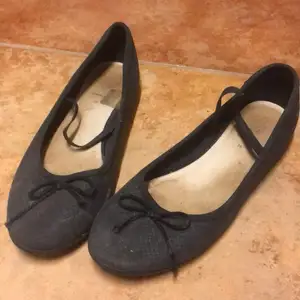Super söta svarta skor