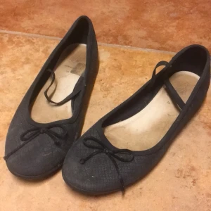 Gulligaste skorna - Super söta svarta skor