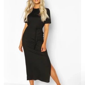 Svart enkel klänning  - Aldrig använd, fin och enkel! 