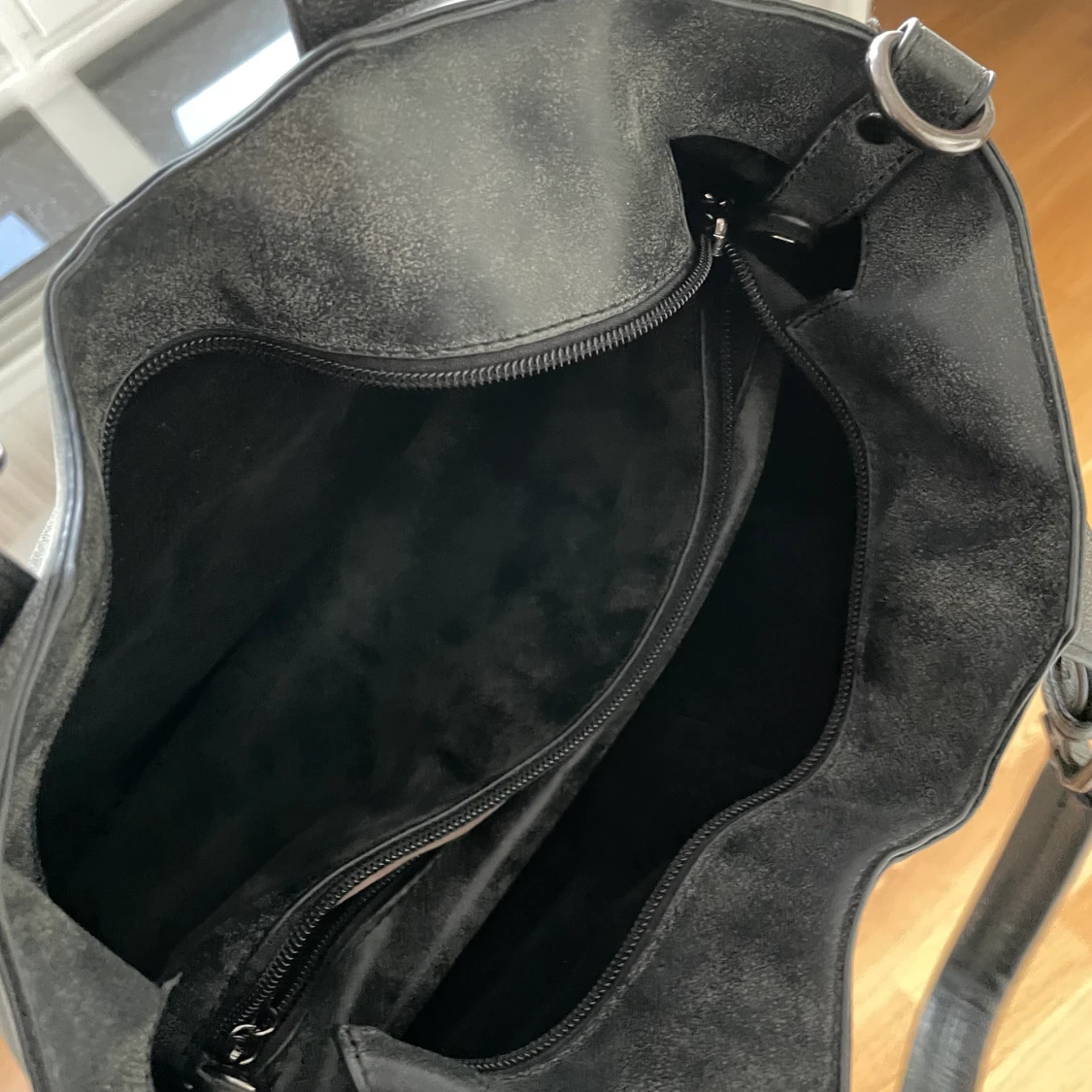 Svart väska - 90