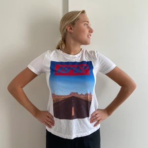 Fin tröja med tryck - Jättebra skick