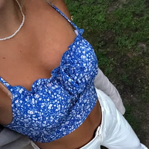 Linne - Säljer detta linne i storlek S då det inte kommer till användning. Skriv vid frågor💙