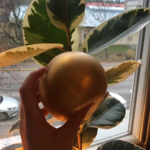 Glitter stressboll - Denna super fina stressboss kostar bara 15kr! Orgenalpria låg på 40kr! Frakten kostar 12kr