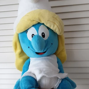 Plushie - Smurfarnas plushie, har endast stått som prydnad, den är 60cm långt köpt för 990, säljer för 300kr ^^ ❤
