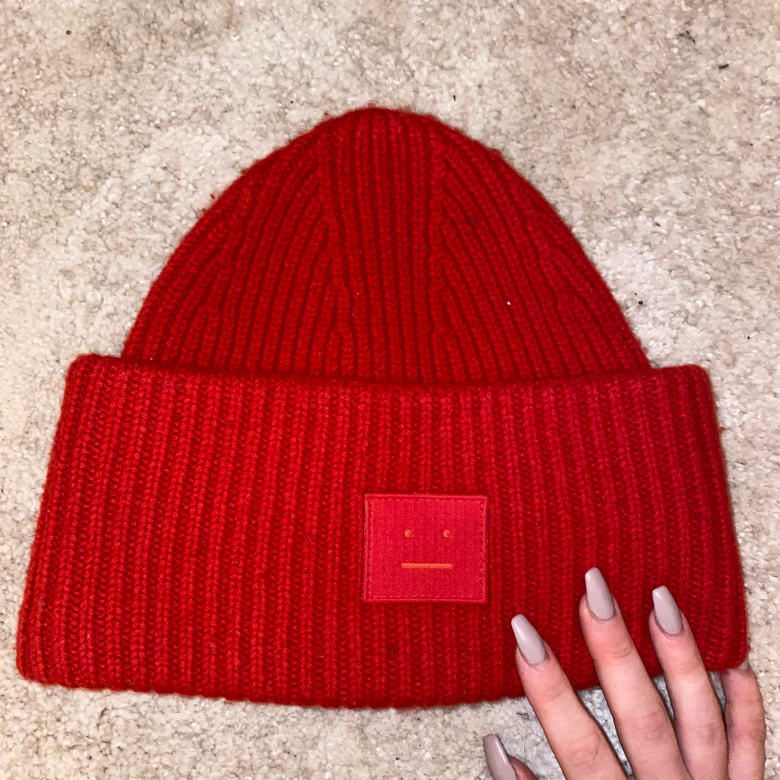 Klassisk acne mössa - 91