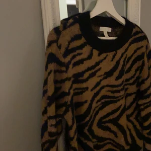 Zebra tröja  - Superfin zebra tröja från hm. Storlek XS.