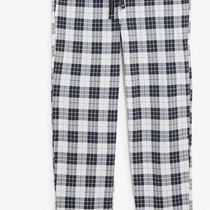 Pyjamasbyxor - Säljer mina pyjamas byxor pågrund av att dom ej kommer till användning så skriv i fall ni är intresserade! Kan skicka bild!❤️ pris kan diskuteras vid snabb affär!❤️
