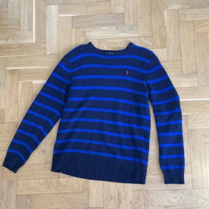Polo Ralph Lauren Sweatshirt - Den här tröjan är i väldigt bra skick och har nästan aldrig används.