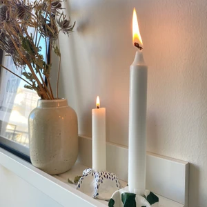 Handgjorda ljusstakar  - Handgjorda ljusstakar som målas efter så som du vill ha det! Skicka mig ett meddelande med din önskan så skapar jag och postar så fort den är klar 🤍 passar perfekt till vårens inredning 💙 