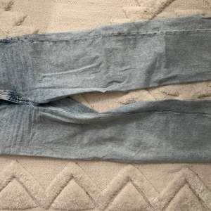 Jeans från Monki som inte används längre❤️‍🔥frakt tillkommer!