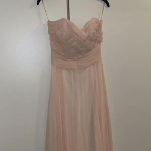 Balklänning i storlek 38 - Säljer min balklänning i storlek 38! 