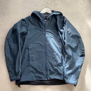 Arc’teryx Solano Jacka - Bra skick, Storlek S men passar M.  Kom med bud! 😁