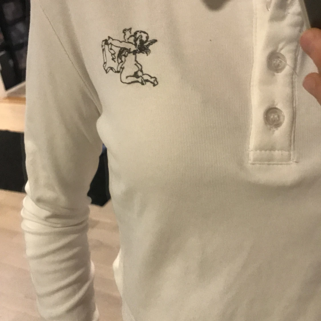 En cropad skjorta i skönt material - 91