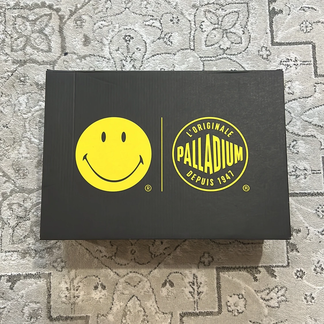 Skor Smiley palladium 41 unisex  - 91