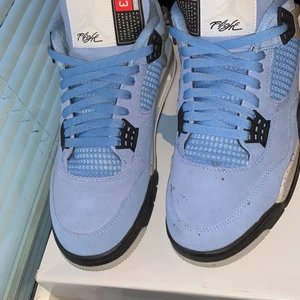 Jordens babyblue  - Hej säljer mina jordens baby blue har bara använd de 5 gånger det är där för jag säljer de för 4500kr aftersom jag har använt de lite gränd.