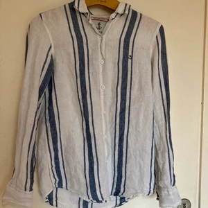 Skjorta - Blåvit skjorta, perfekt till vår/sommar