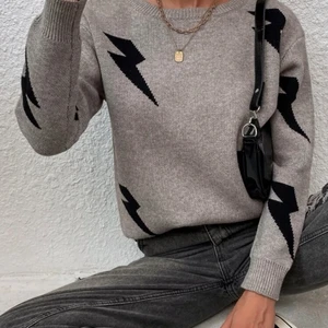 Super fin stickad tröja - Perfekt nu till sommaren💕💕