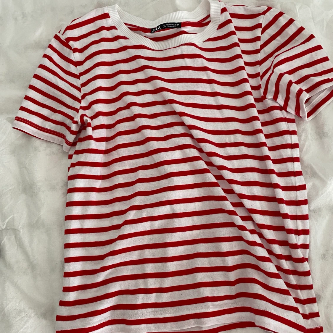 Rödrandig T-shirt från zara - 90