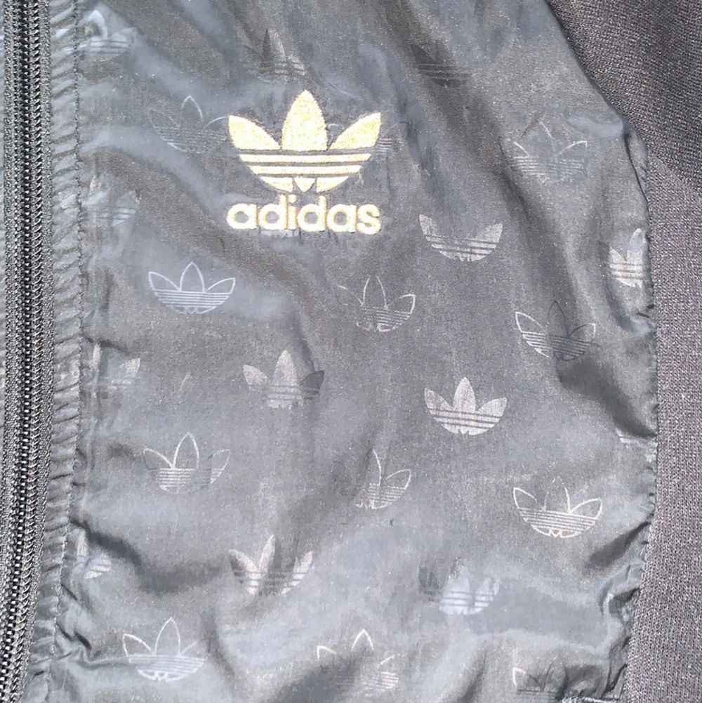 Adidas tröja med luva | Plick Second Hand