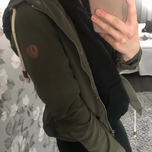 Jacka  - Jacka från only, skön lite tunnare vår jacka i storlek xs använd fåtal gånger💚
