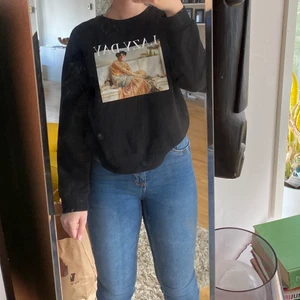 Sweatshirt - Superfin och jätteskön sweatshirt från Zalando. Kan mötas upp i Mjölby, annars står köparen för frakt😁